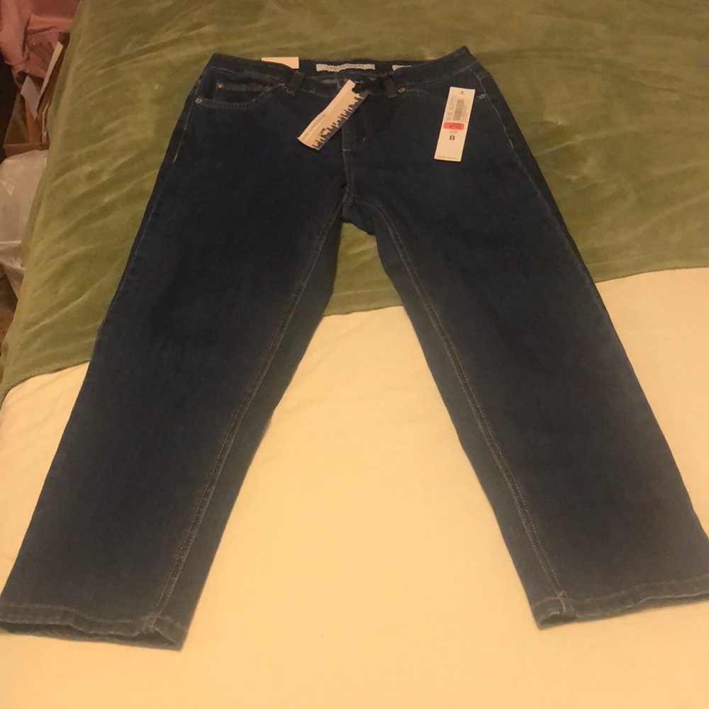 NWT Jones NY Jeans Soho Capri Secret Slimming Features size 8